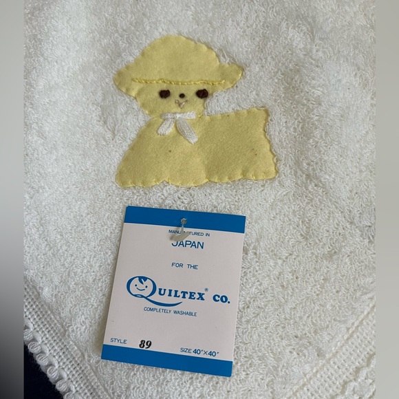 BRAND NEW VINTAGE Quiltex Co. 40x40 lamb blanket. Quilt. - Picture 2 of 5